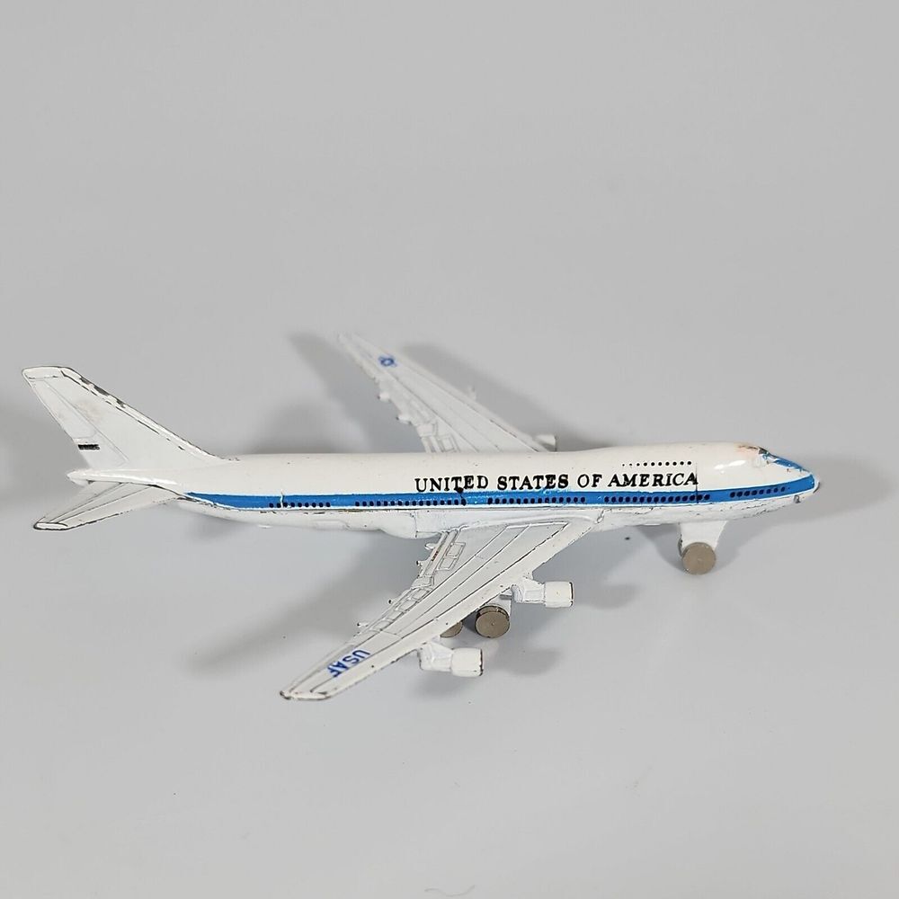 Dyna Flite‎ USAF Model 747 A-105 Cast Airplane